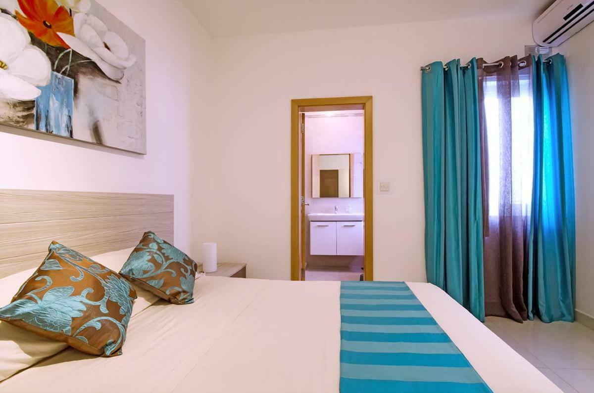 Апартаменти Crescent Court F Сент-Полс-Бей Екстер'єр фото