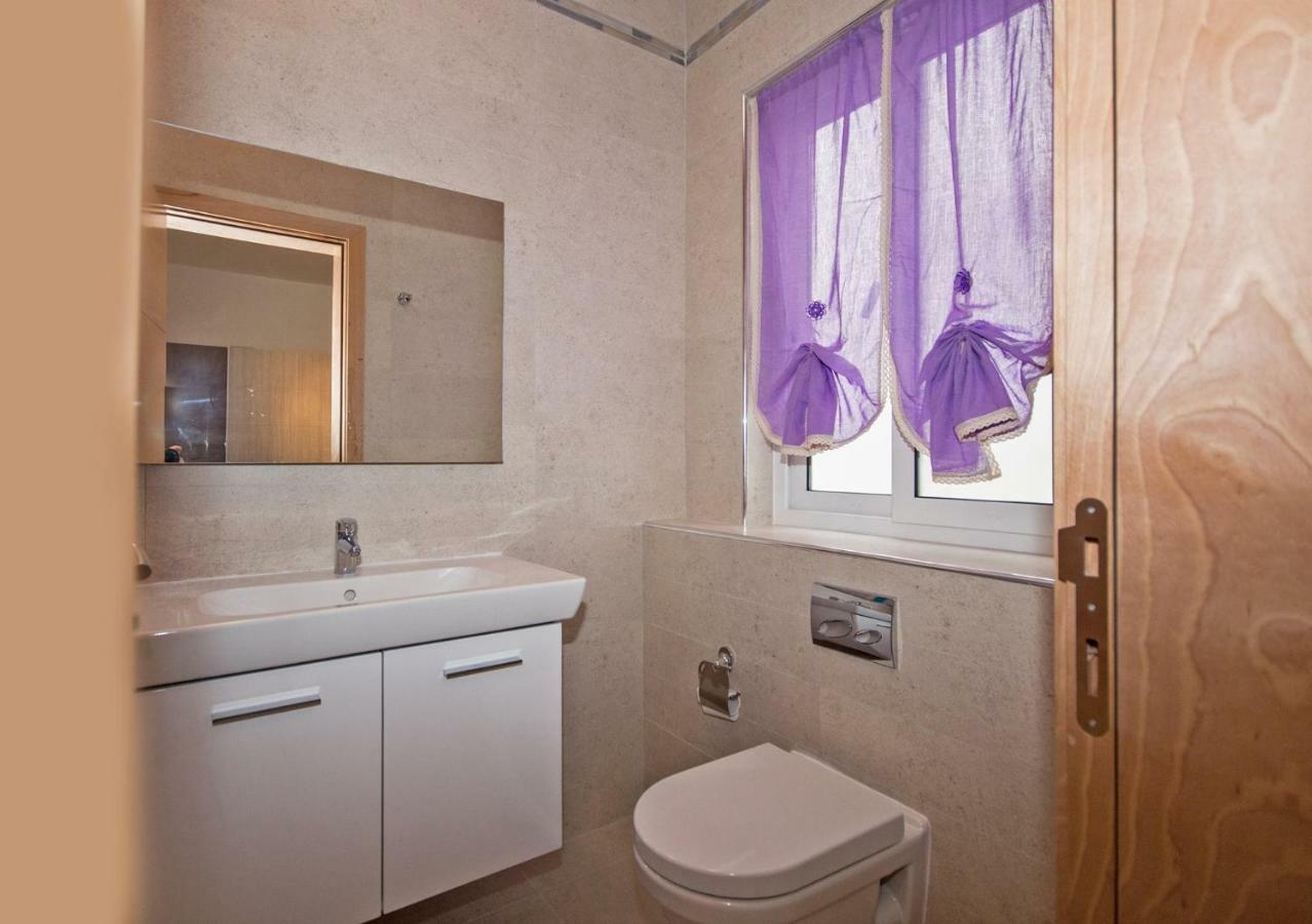 Апартаменти Crescent Court F Сент-Полс-Бей Екстер'єр фото